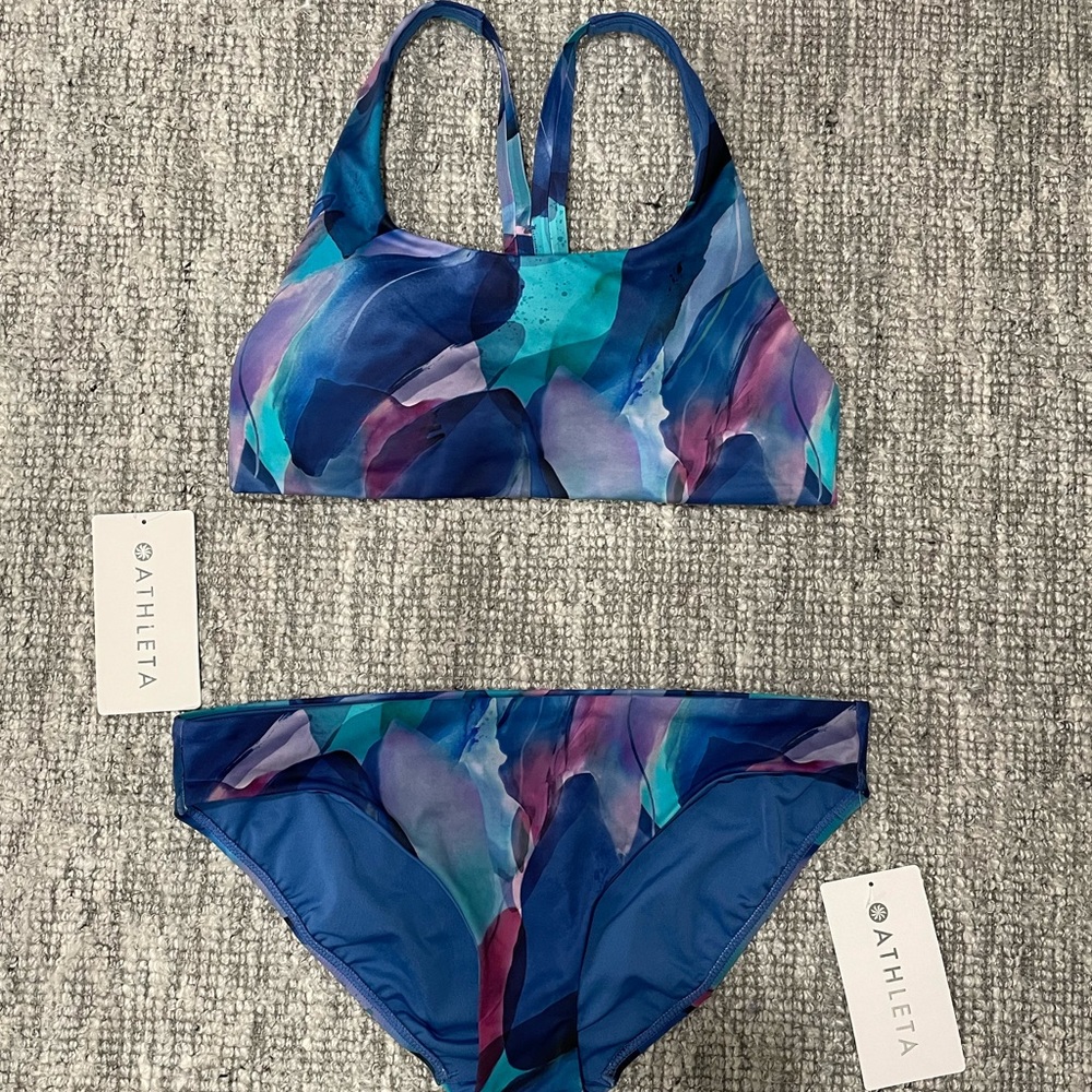 Athleta bikini NWT - TOP ONLY